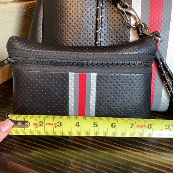 Haute shore Tote and Pochette - Picture 14 of 17